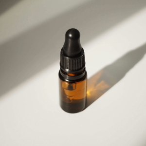 oil in amber dropper